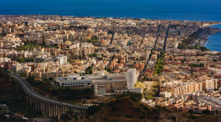 Onze autoverhuurservices bieden een gevarieerde selectie van voertuigen in Reggio Calabria.